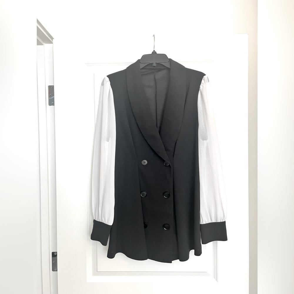 Blazer With Sheer Sleeves 1XL